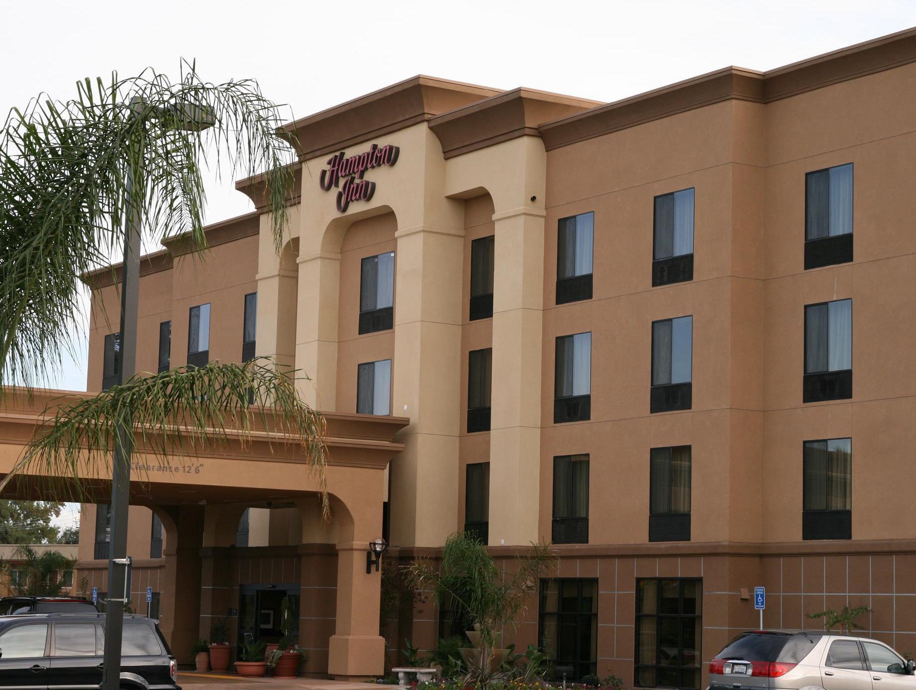 Hampton Inn Visalia Exterior photo